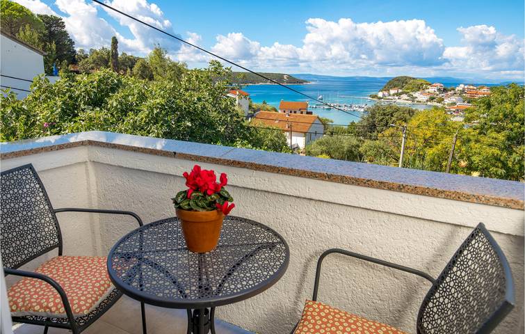 Ganze Ferienwohnung, Gemütliche Ferienwohnung mit Meerblick und Terrasse, in der Nähe von Skipper Pizza in Kampor, Rab