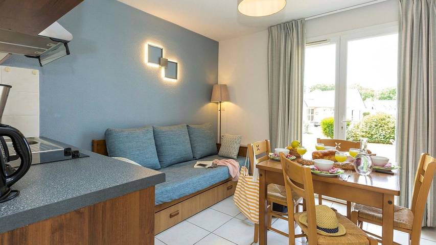 Maison de vacances pour 6 personnes, avec jardin ainsi que terrasse et piscine dans Morgat