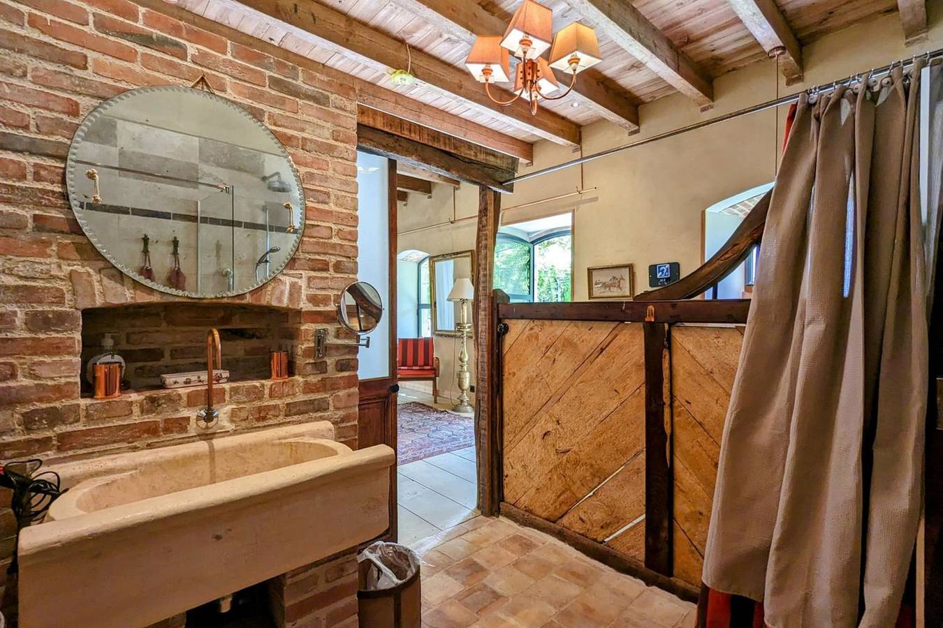 Studio entier, L’Écurie – Ancienne écurie avec charme et lumière in Ingrandes, Région de Le Blanc
