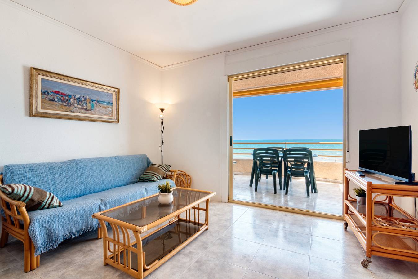 Apartamento entero, Apartamento 'Vistamar' con balcón y Wi-Fi in Bellreguart, Costa de Valencia