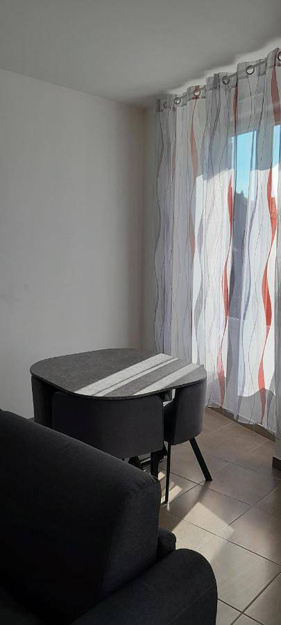 Gîte pour 4 personnes, avec vue et balcon à Lagnieu - 2