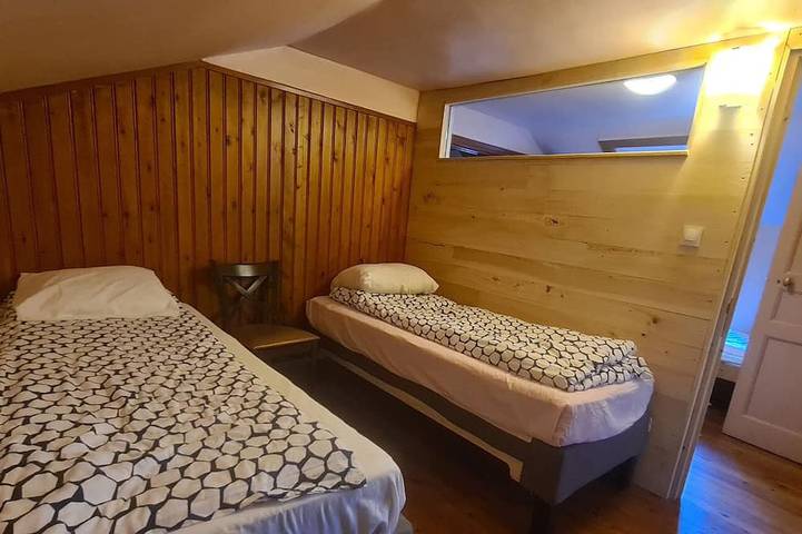 Gîte pour 8 personnes, avec jardin, animaux acceptés dans Abbaye de Bon Repos - 4