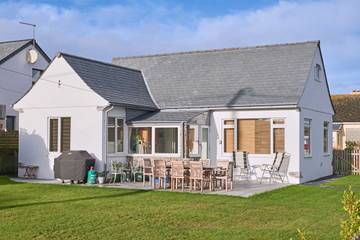 Holiday Rental for 8 People in Widemouth Bay, Cornwall, Photo 2