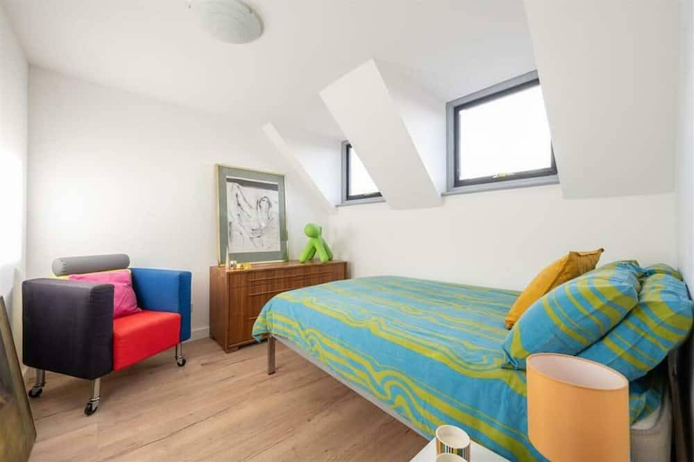 Ganze Wohnung, Contemporary 3Bdr House in South Woodford in Redbridge, London
