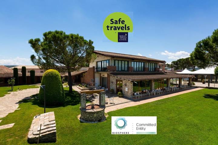 Hôtel pour 2 personnes, avec Terrasse et Jacuzzi ainsi que Jardin et Piscine dans Bages