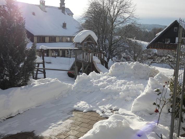Ferienhaus für 7 Personen, mit Balkon und Garten in Häusern - 4