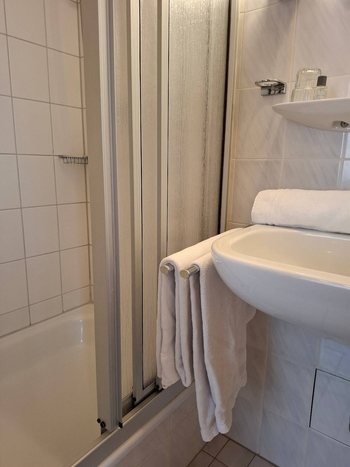 Zimmer 36 mit Gemeinschaftsgarten und Wlan in Nürtingen, Landkreis Esslingen