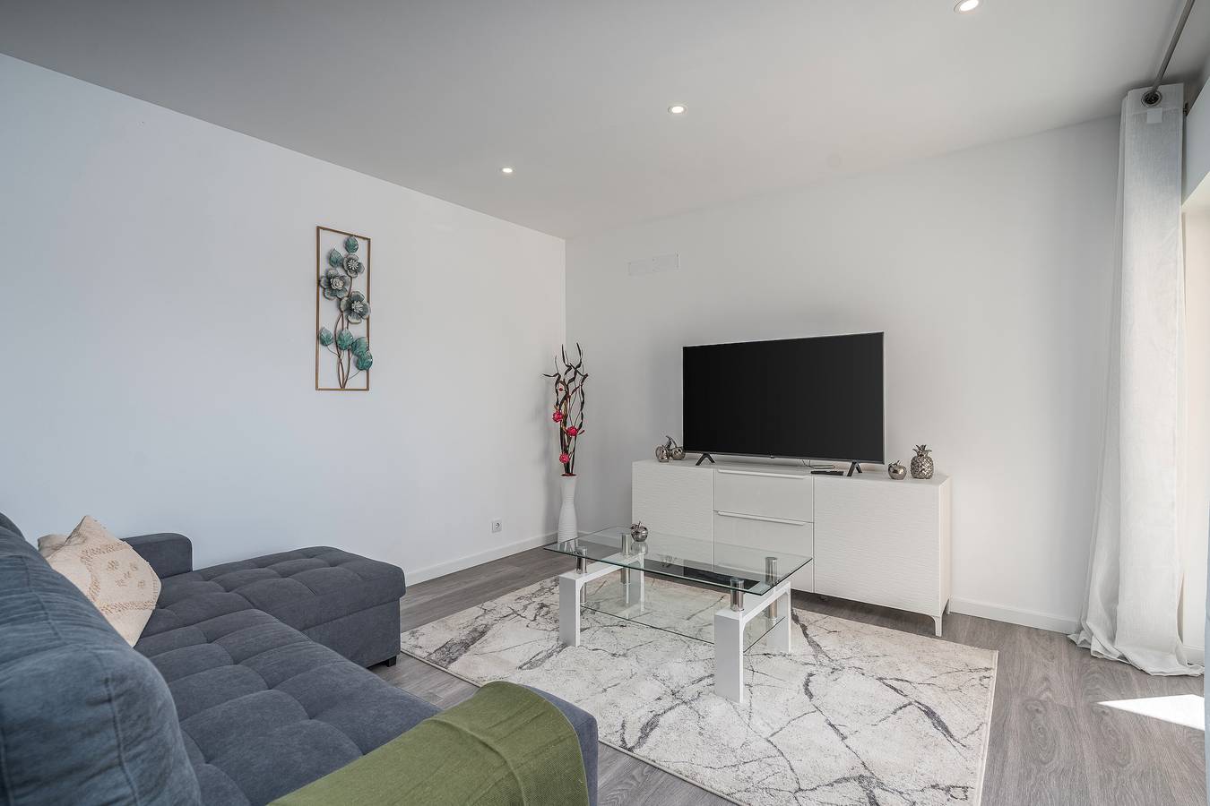 Apartamento inteiro, Apartamento 'Beje - Atlântico' com Vista Mar, Wi-Fi e Ar Condicionado in Praia da Rocha, Portimão