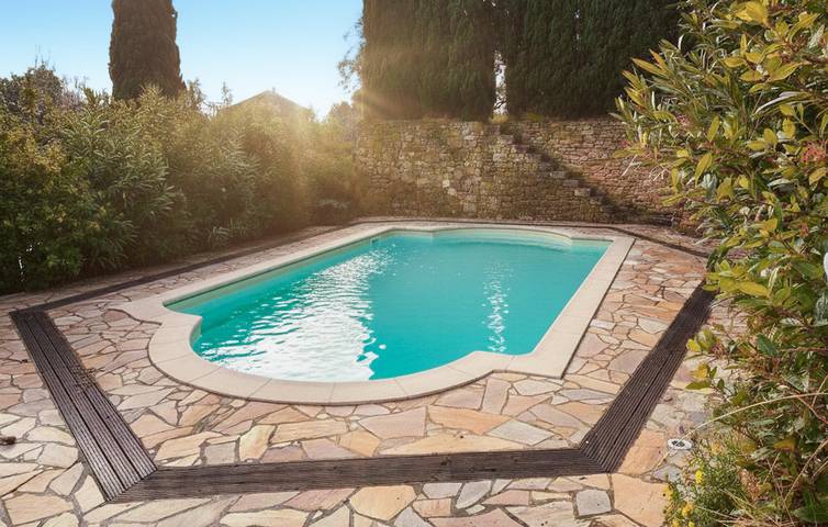 Location de vacances pour 2 personnes, avec terrasse ainsi que jardin et piscine à Beaumes-de-Venise - 4