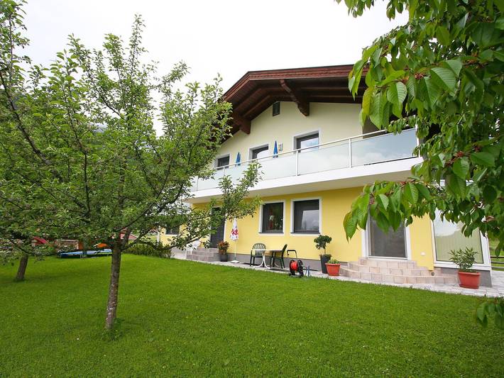 Vakantiewoning voor 6 personen, with Balkon and Tuin as well as Sauna and Uitzicht in Werfenweng