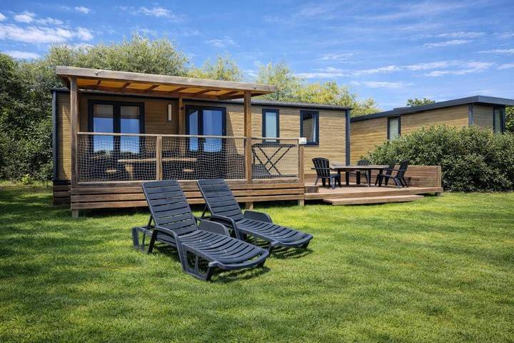 Camping pour 6 personnes, avec piscine ainsi que jardin et jacuzzi à Torreilles