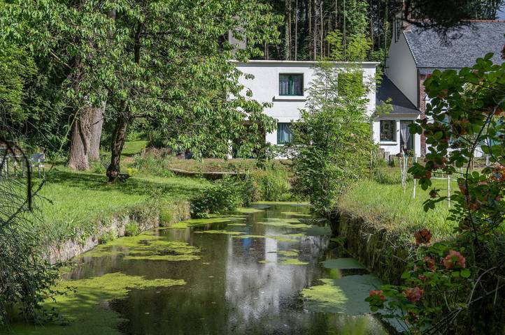 Location de vacances pour 7 personnes, avec jardin et jacuzzi à Plélo