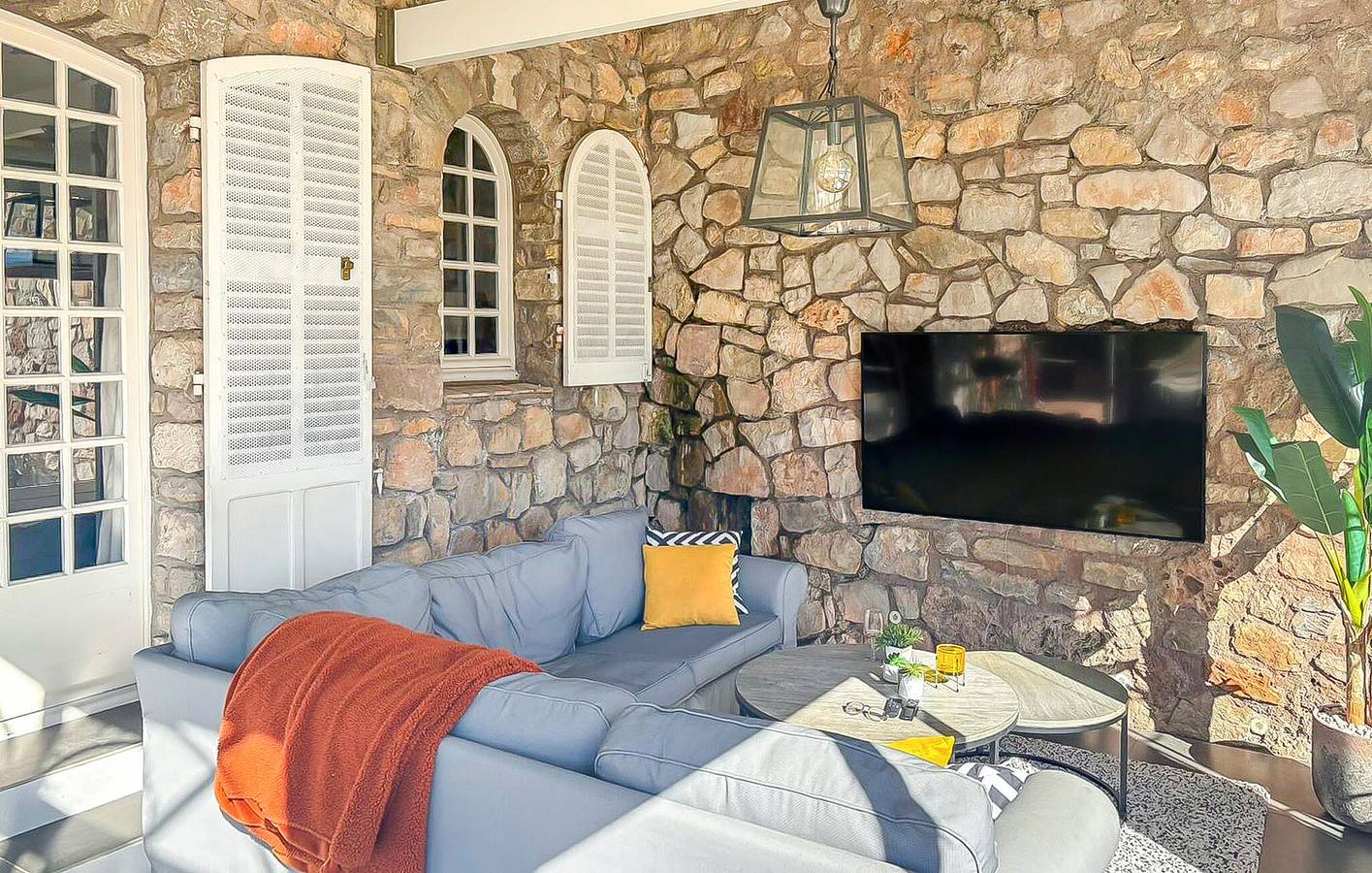 Ruhiger Rückzugsort am Fluss mit Pool, WLAN und Parkplatz – 200 m zum Fluss in Les Arcs (Var), Draguignan Region