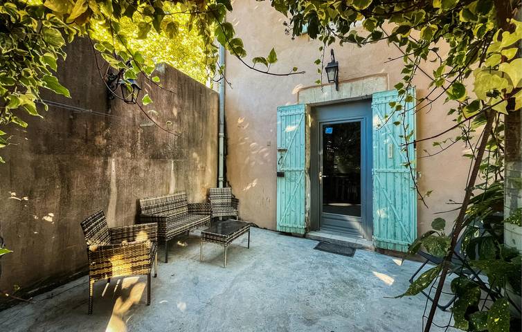 Location de vacances pour 7 personnes, avec Terrasse à Cabannes