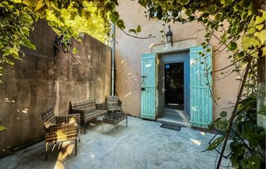 Location de vacances pour 5 personnes, avec terrasse à Cabannes