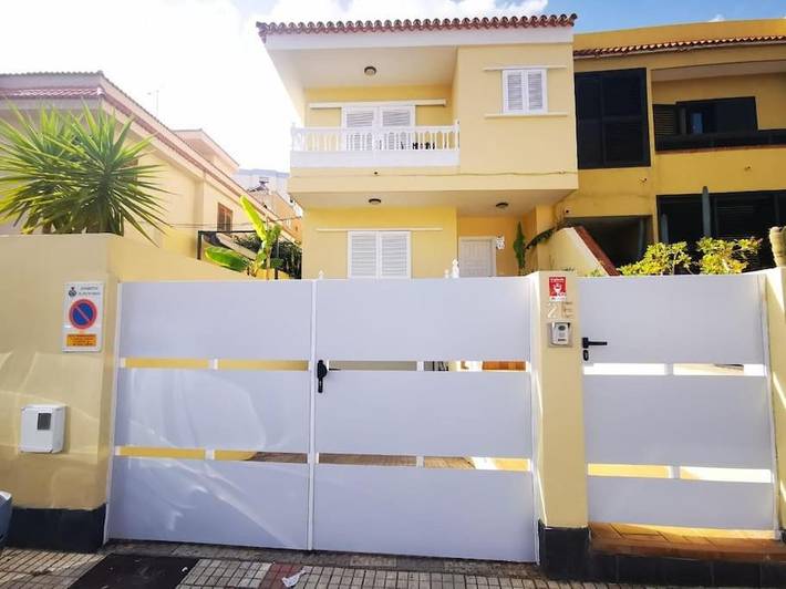 Ferienhaus für 12 Personen, mit Balkon und Terrasse sowie Garten