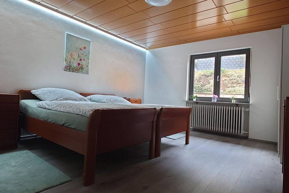 Haus Keschdekobel - Ferienhaus, Dusche und Bad, Wc, 3 Schlafräume in Bruchweiler-Bärenbach, Landkreis Südwestpfalz