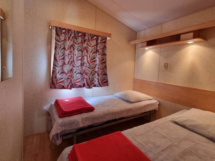 Mobil home pour 4 personnes, avec piscine et terrasse à Gondrin - 4