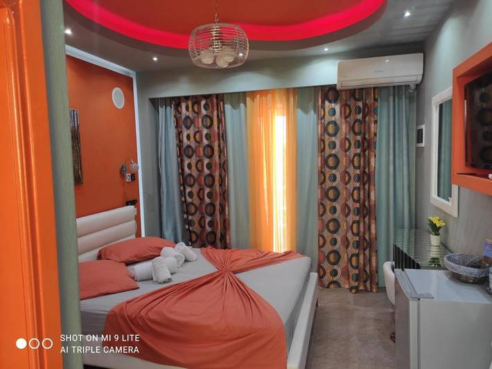 Gîte pour 3 personnes, avec Balcon et Terrasse ainsi que Jardin et Vue dans (Nea) Vrasna