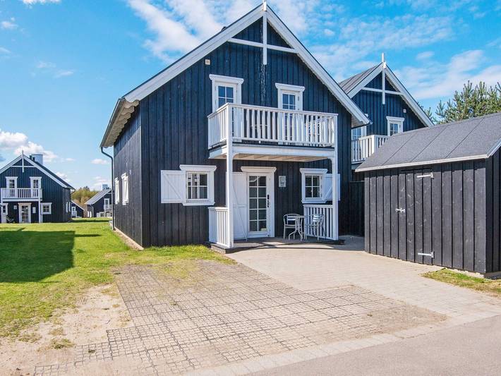 Ferienhaus für 8 Personen, mit Terrasse und Sauna sowie Pool - 1