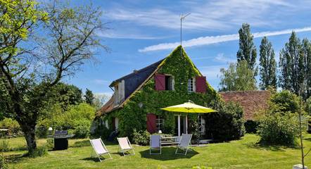 Gîte pour 14 personnes, avec jardin et terrasse à Cour-Cheverny
