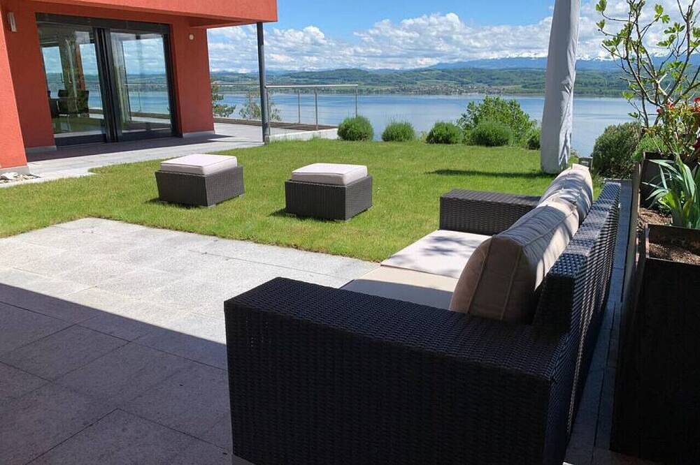 Bellerive 01 - Villa on Lake Murten with breathtaking views in Vully-les-Lacs, Murtensee & Estavayer-le-Lac Region