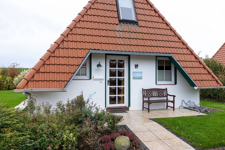 Ferienhaus für 6 Personen, mit Terrasse und Garten in Wremen