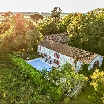 Maison d’hôte pour 2 personnes, avec piscine et jardin ainsi que terrasse et vue à Tonneins