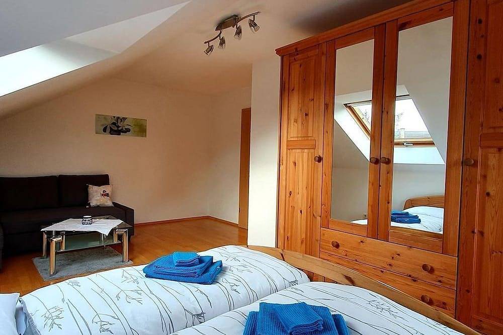 Ganze Wohnung, Ferienwohnung Obergeschoss - Ferienhaus Rahle in Bertsdorf-Hörnitz, Zittauer Gebirge