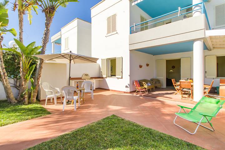 Location de vacances pour 5 personnes, avec piscine, animaux acceptés à Torre Dell'orso - 4