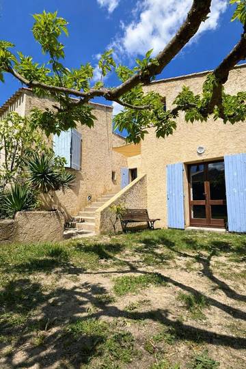 Gîte pour 4 personnes, avec jardin ainsi que piscine et vue à Manosque