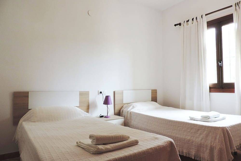 Villa Matilde, close to the beautiful Advocat cove and with sea views in Benissa, Costa Blanca