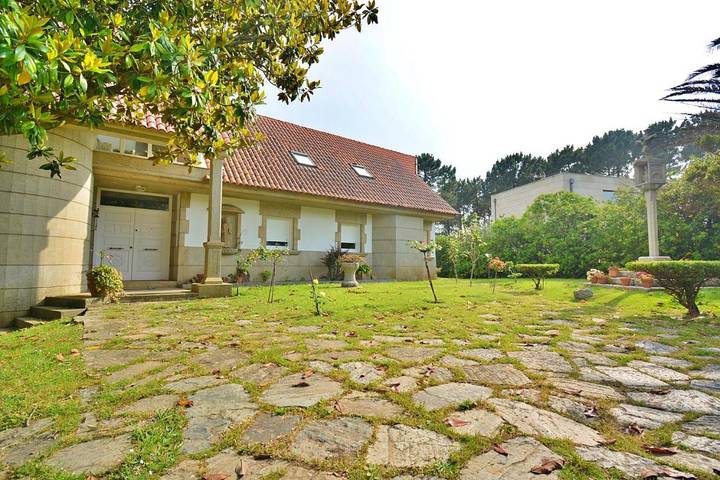 Chalet para 15 personas, con vistas además de piscina y jardín, Se admiten mascotas en Salnés - 3