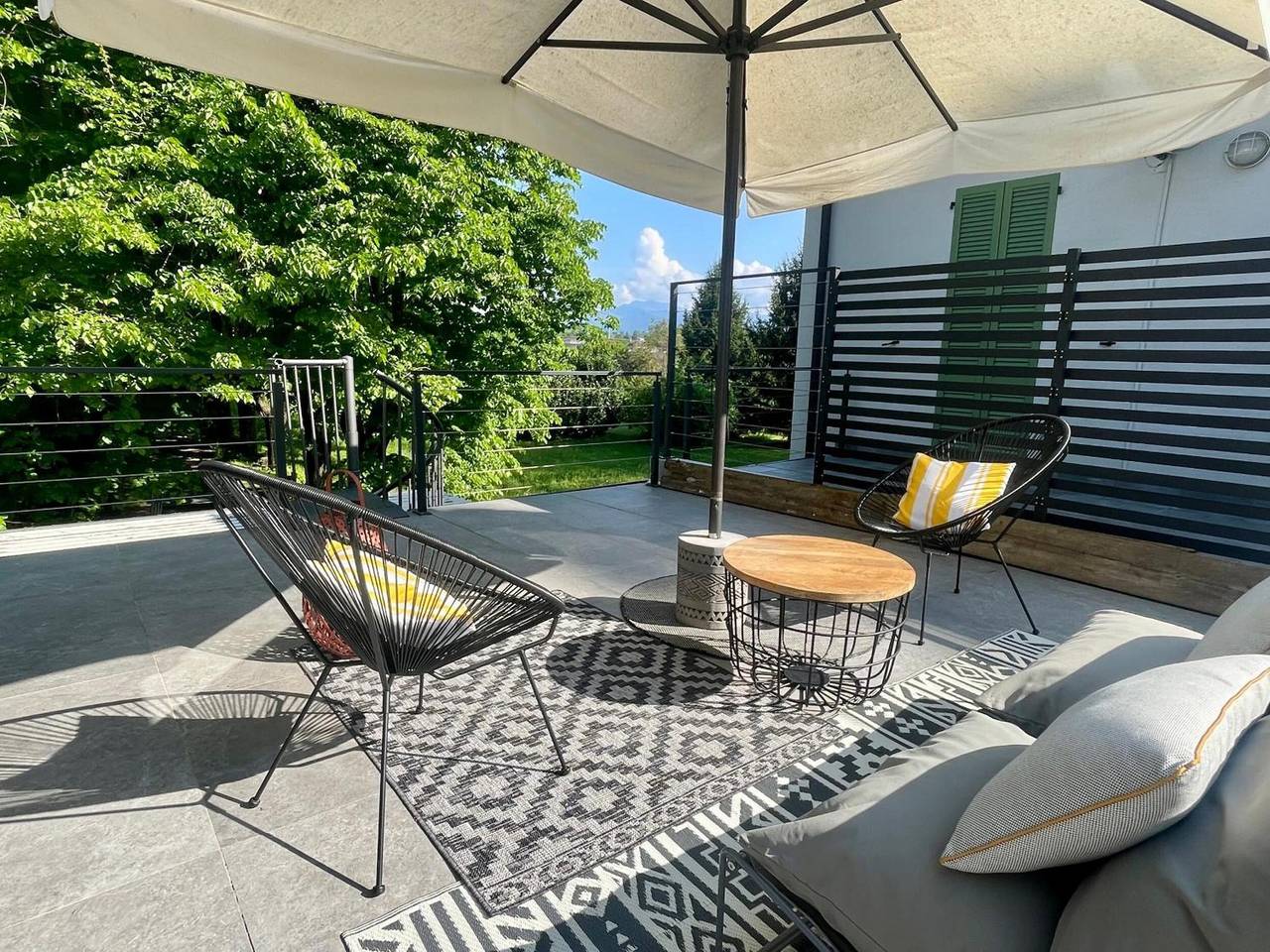 Zimmer 'Sharazad' mit Bergblick, Gemeinschaftsterrasse und Wlan in Lurate Caccivio, Como Provinz