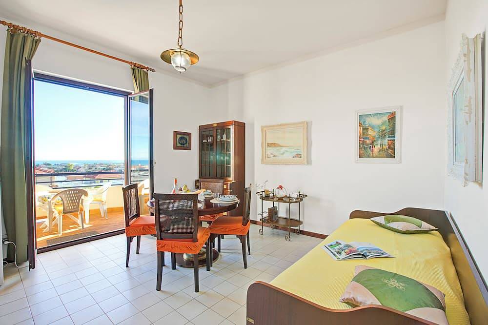 Apartamento entero, Casa del Tramonto - with private parking, Ceriale, Italy in Ceriale, Riviera di Ponente
