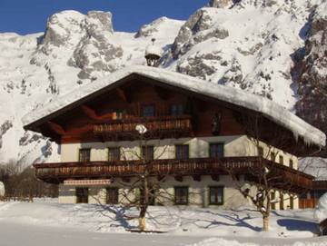 Ferienhaus für 4 Personen, mit Balkon und Garten sowie Ausblick in Werfenweng