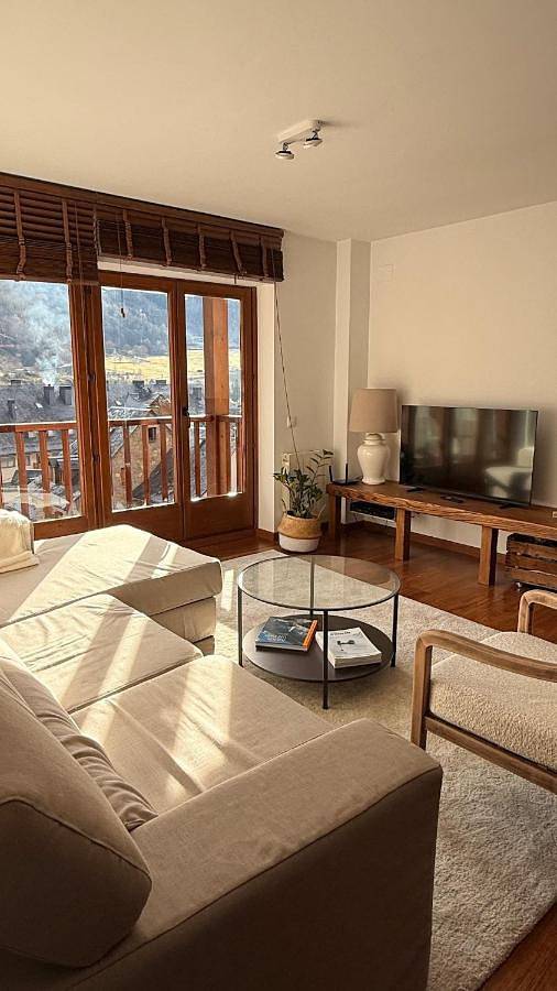 Gîte pour 8 personnes, avec vue et balcon à Bossòst - 2