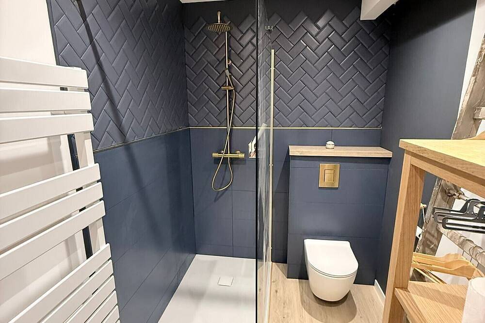 Entire apartment, Studio-Suite-Ensuite with Shower in Saint-Paul-Trois-Châteaux, Nyons region