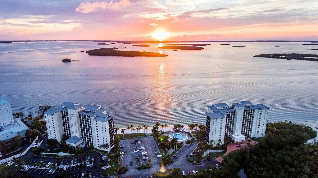 Ganze Wohnung, Blick auf das Wasser, privater umlaufender Balkon im 7. Stock des Sanibel Harbour Resort in Punta Rassa, Southwest Florida