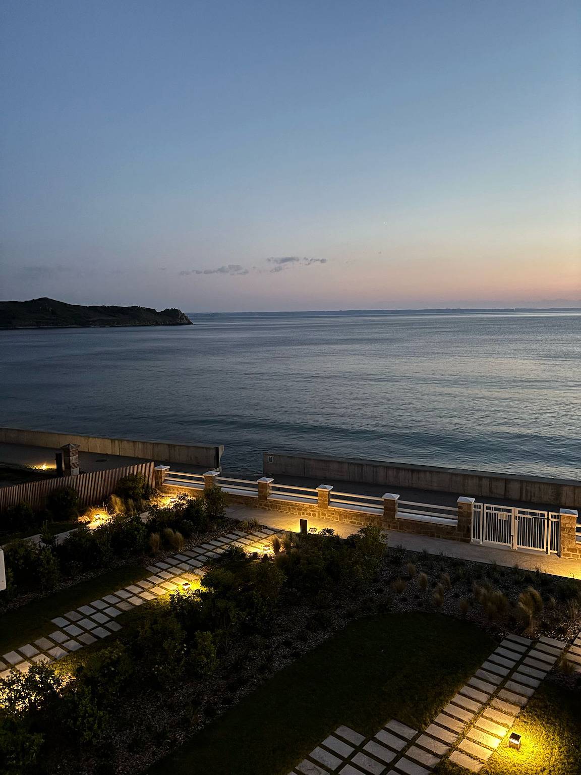 Entire apartment, Les Roches Blanches · Appartement dans résidence a in Trébeurden, Pink Granite Coast