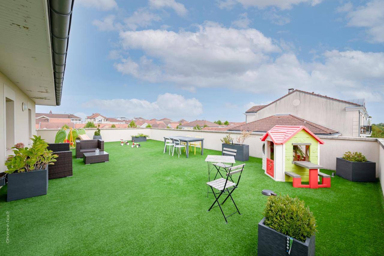 Appartement entier, Superb family duplex clos to Disneyland in Bussy-Saint-Georges, Seine-et-Marne