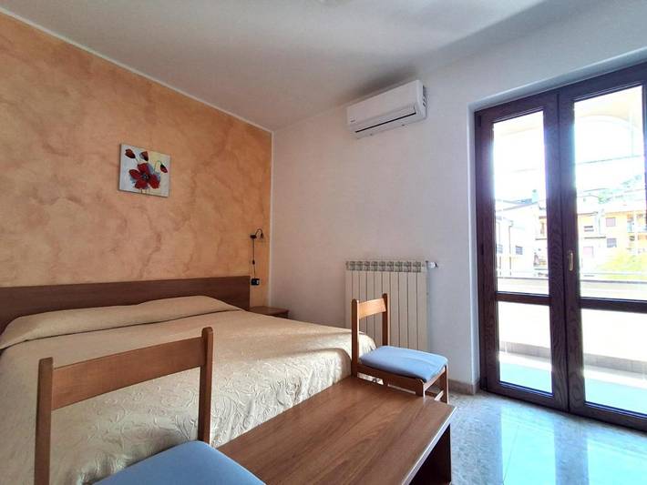 Appartamento per 2 persone, con Balcone e Terrazza nonché Giardino e Panorama a Laino Borgo