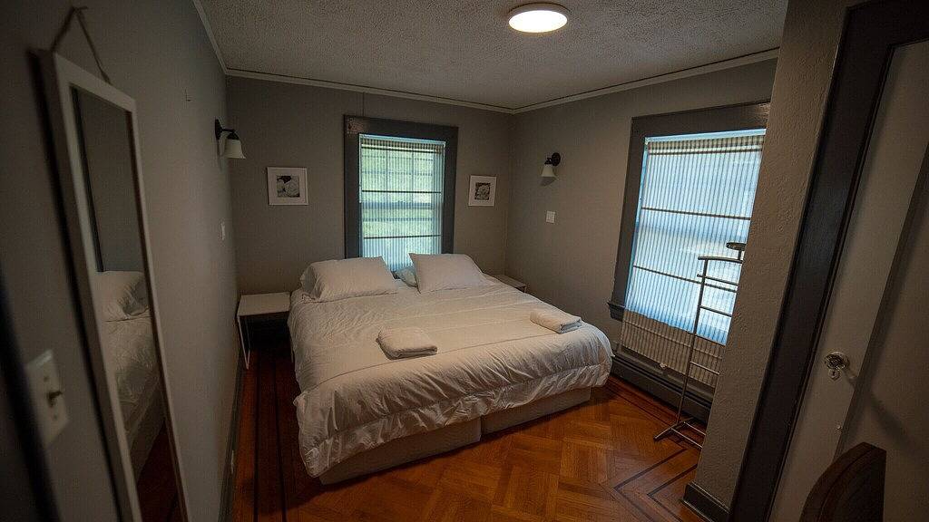 Tranquil detached home on safe & quiet neighborhood with large yard for hosting in Union County