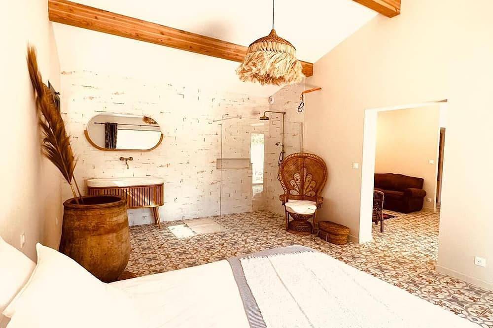 Cosy love house your relaxing home in an idyllic setting in Saint-Siffret, Nimes und Umgebung