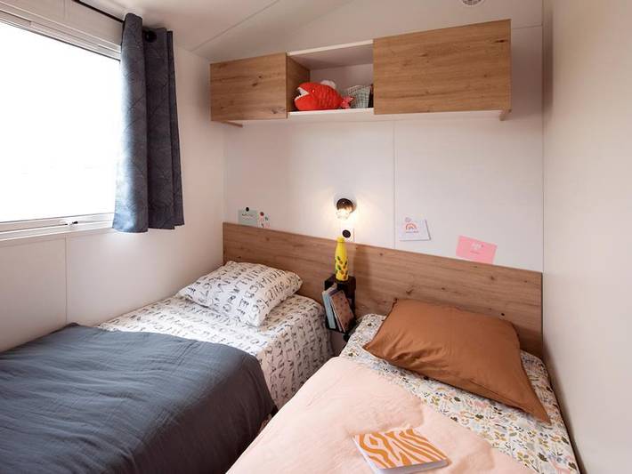 Camping Les Alouettes - Mobilheim 9 personen - Cottage gegenüber dem Fußballplatz 8/9 Pers. in La Chaize-Giraud, Loire-Tal