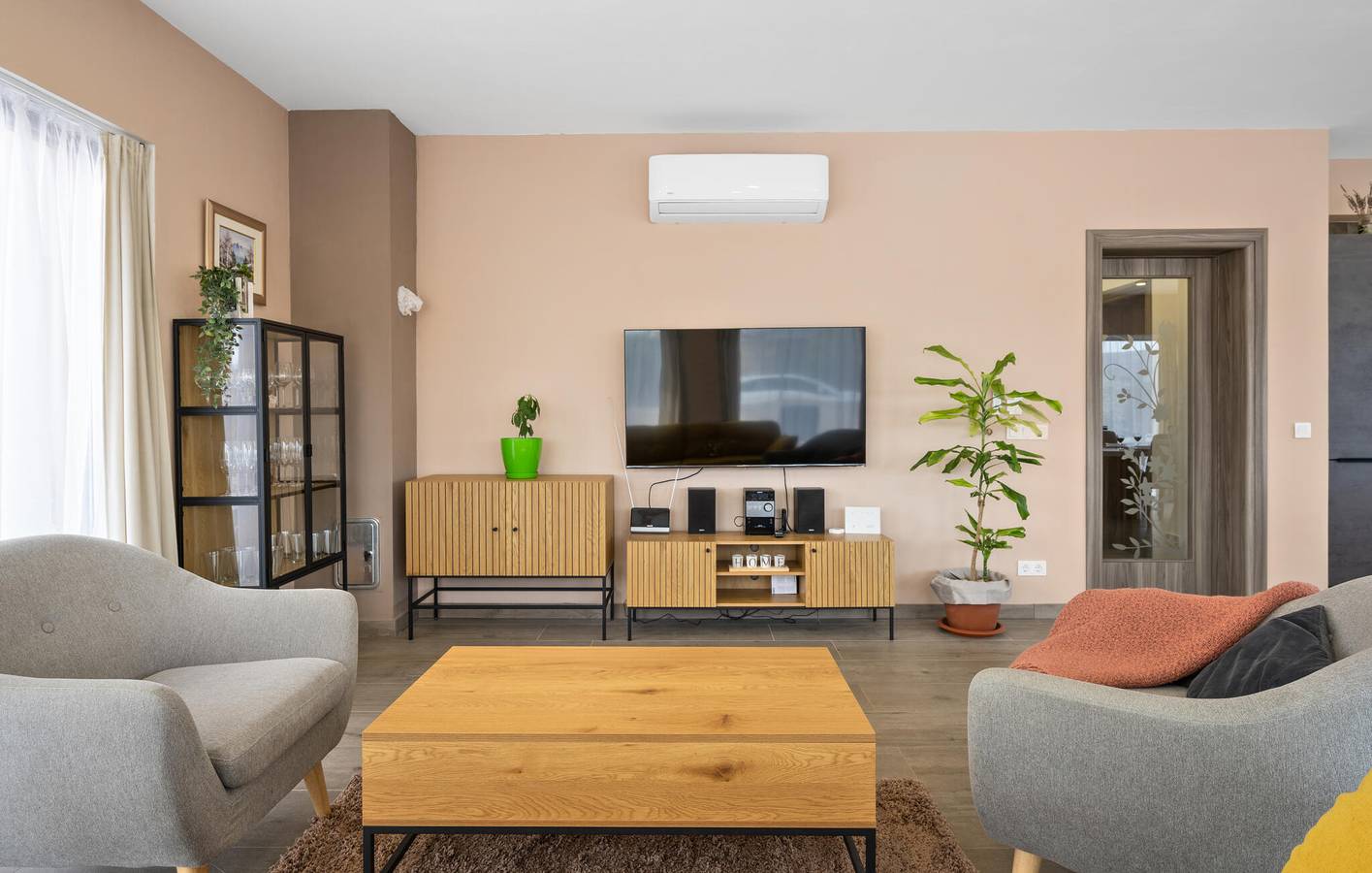 Ferienhaus für 8 Personen mit Terrasse in Dalmatinisches Zagora