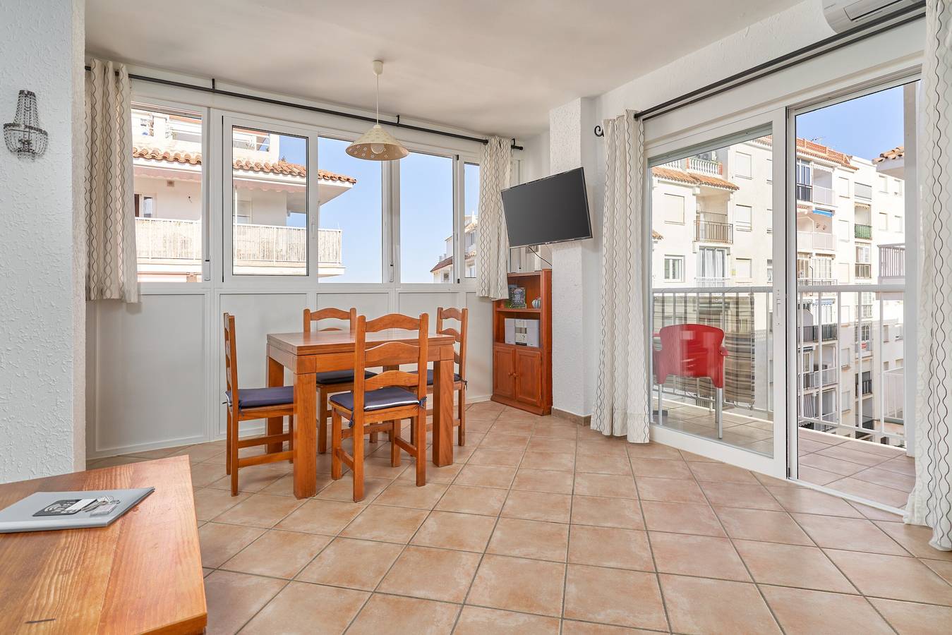 Entire apartment, Apartment 'Sol Marengo Torrecilla Nerja' with Sea View, Wi-Fi and Air Conditioning in Nerja Centre, Nerja