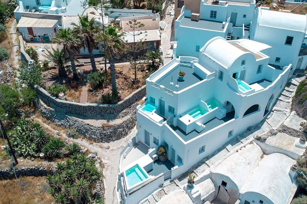 Magical Santorini Villa | 1 Bedroom | Deluxe Suite | Beautiful Sea Views & Air-Conditioning | Finikia in Finikia, Santorin