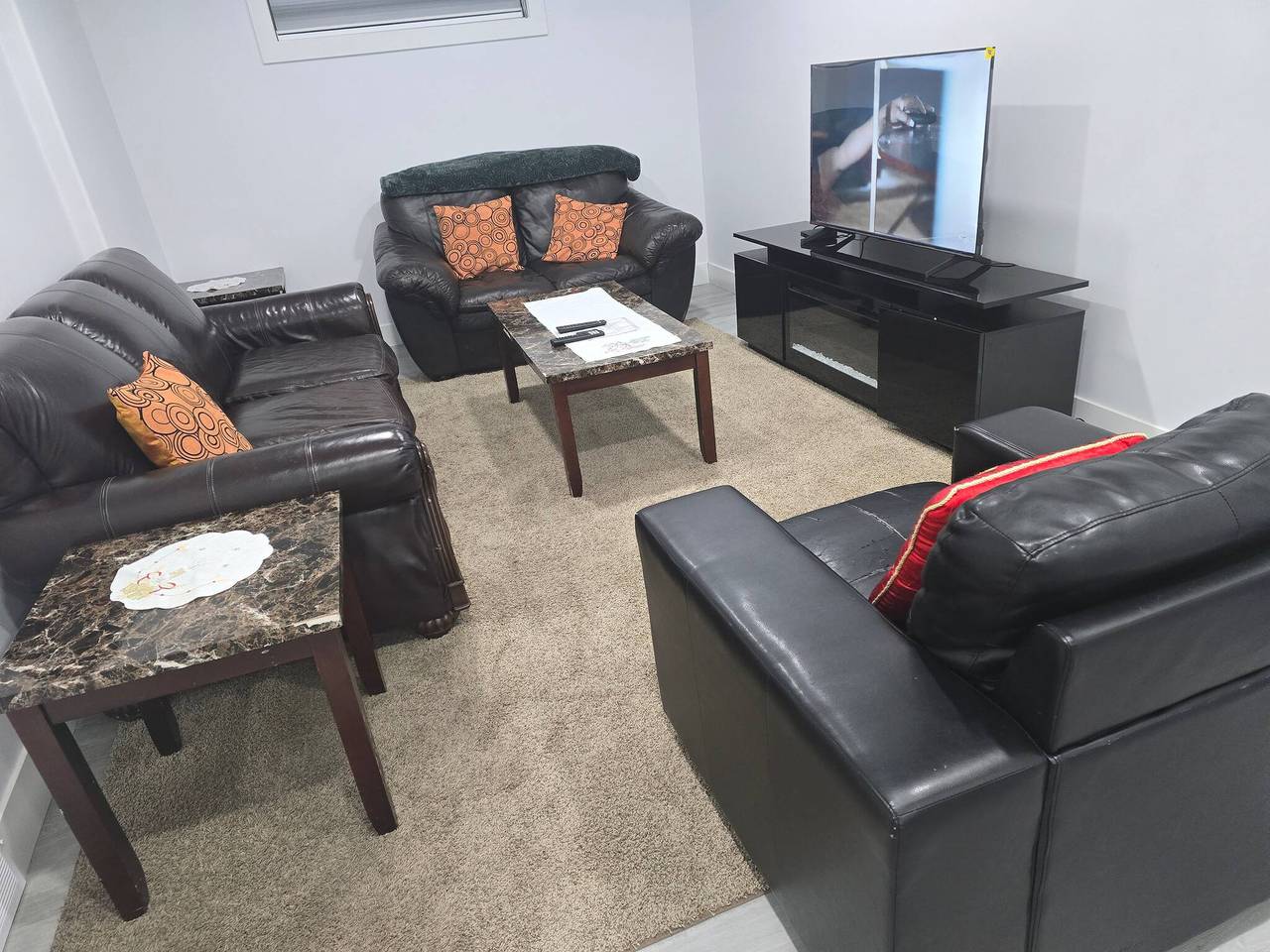 Ganze Wohnung, Cy Becker Drive 2023 Luxushaus in Edmonton, Alberta