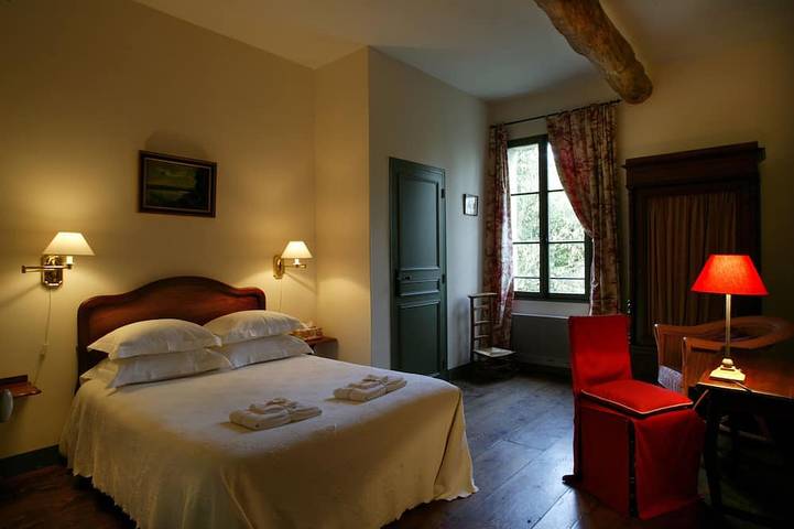 Gîte pour 9 personnes, avec jardin à Berneuil-sur-Aisne